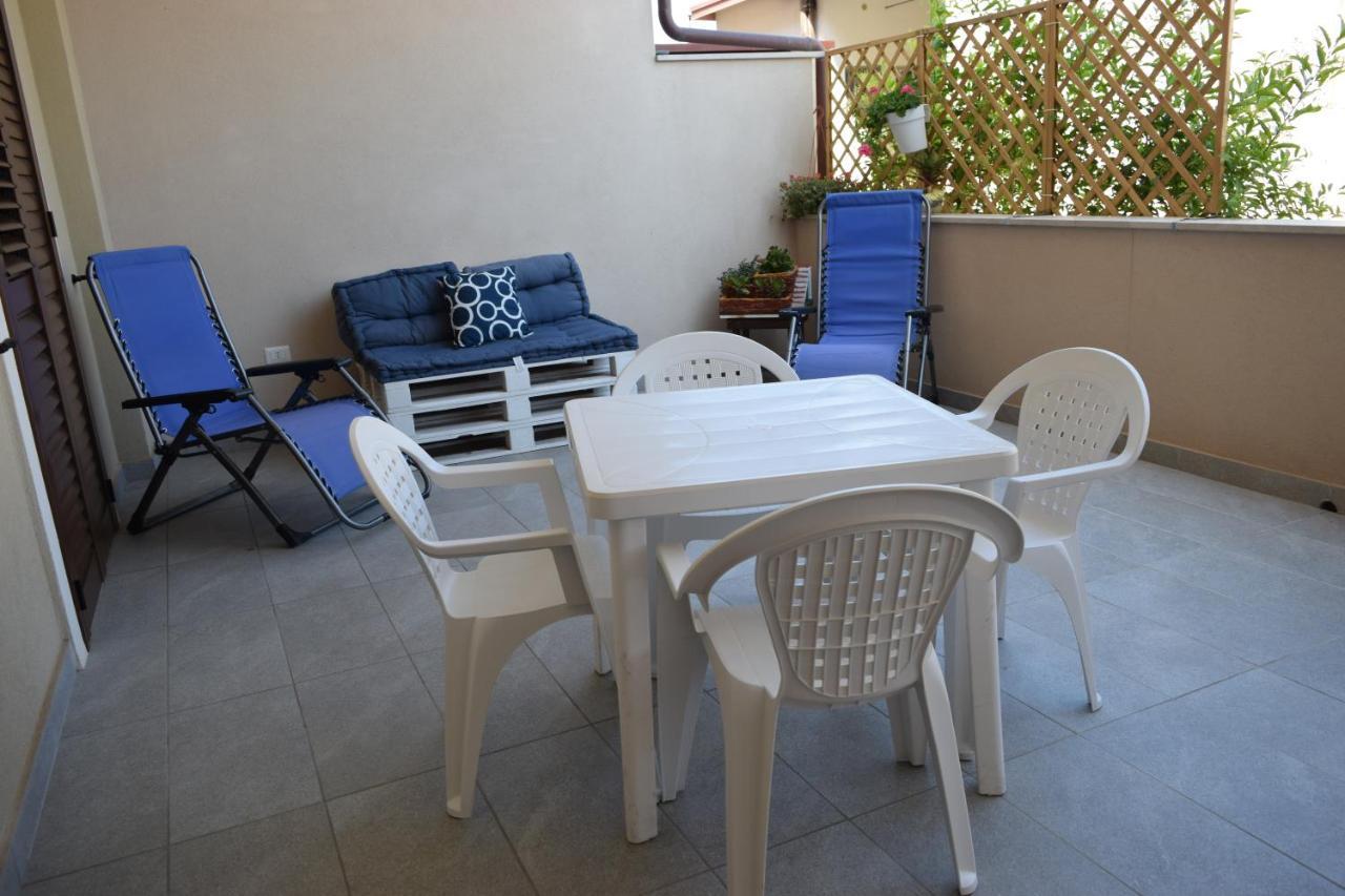 Casa Vacanze Lombardo Санта-Тереза-ди-Рива Экстерьер фото