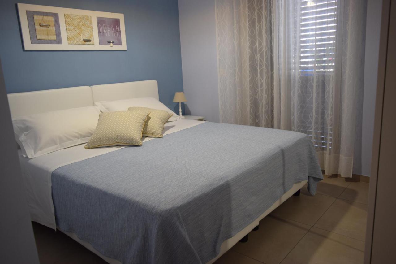Casa Vacanze Lombardo Санта-Тереза-ди-Рива Экстерьер фото