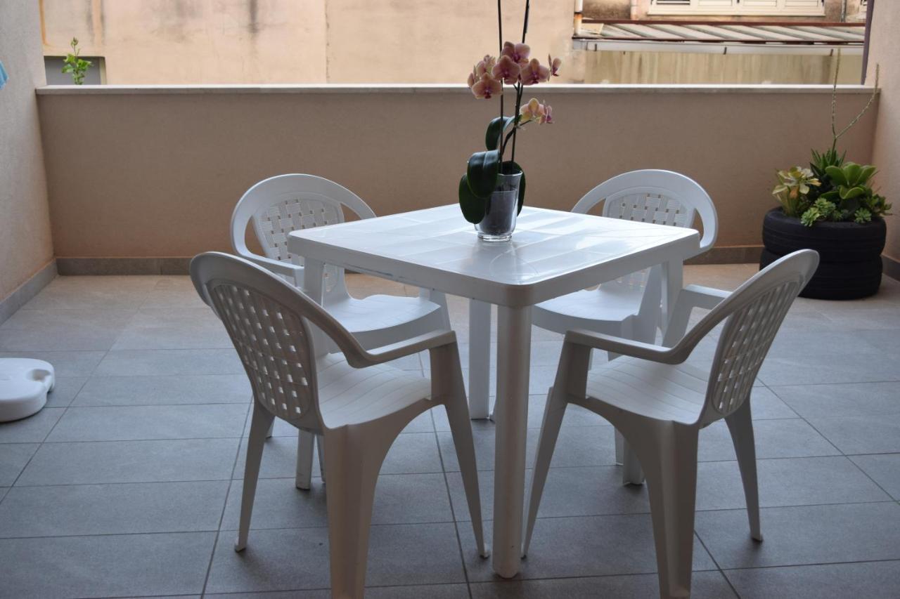 Casa Vacanze Lombardo Санта-Тереза-ди-Рива Экстерьер фото