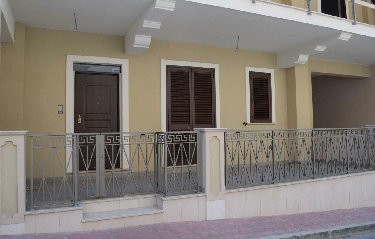Casa Vacanze Lombardo Санта-Тереза-ди-Рива Экстерьер фото