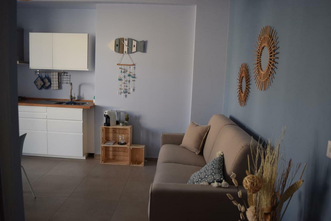 Casa Vacanze Lombardo Санта-Тереза-ди-Рива Экстерьер фото